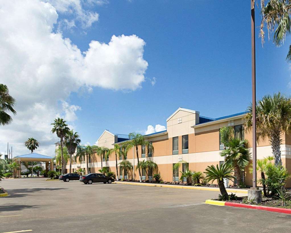 Quality Inn & Suites Seabrook- Nasa- Kemah Exterior photo