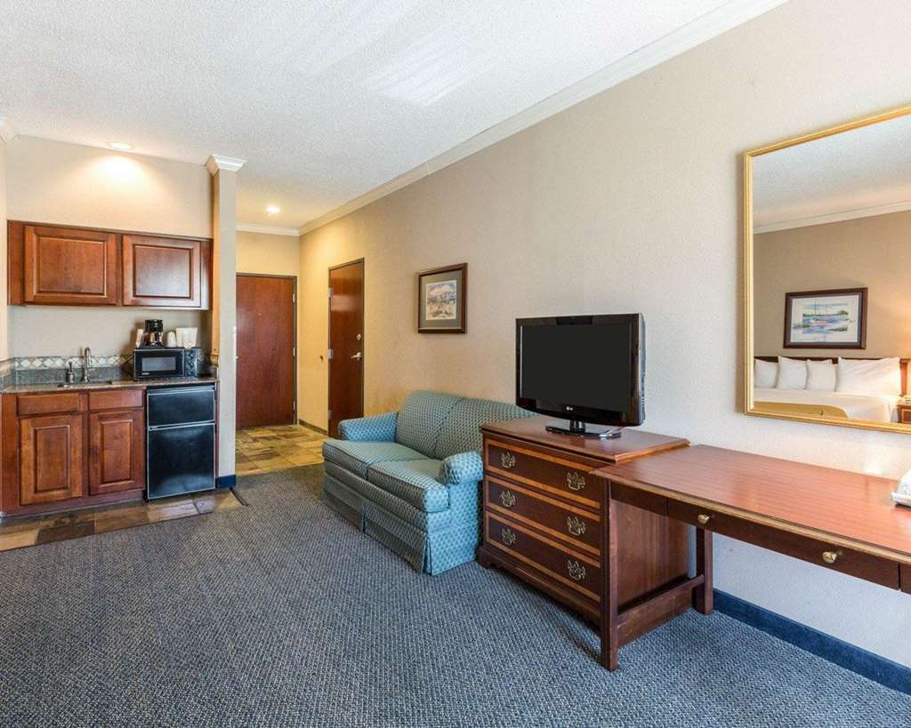 Quality Inn & Suites Seabrook- Nasa- Kemah Room photo